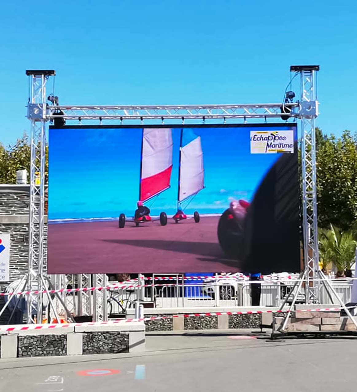 1-Ecran-geant-exterieur-louer-a-l'occasion-d'un-evenement-sporti